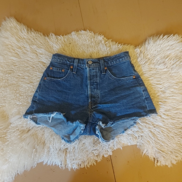 Levi 501 shorts - Picture 1 of 3